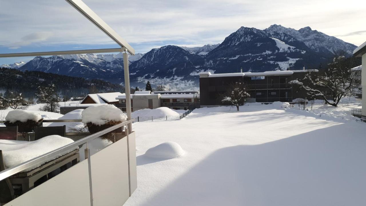 Ferienwohnung Metzler - Blick auf die Berge Göfis Exterior foto