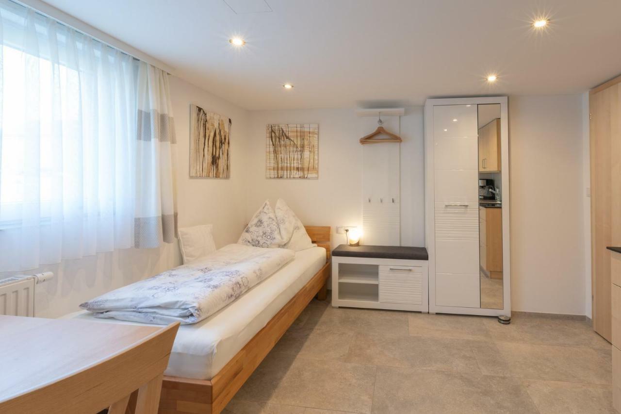 Ferienwohnung Metzler - Blick auf die Berge Göfis Exterior foto